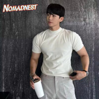 NOMADNEST Áo thun nam cổ cao nửa tay ngắn dáng rộng màu trơn nhẹ phong cách trưởng thành hàng đầu