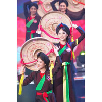 Nón Quai Thao Biểu Diễn Văn Nghệ
