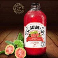 Nước ép ổi hồng Bundaberg Guava có ga chai 375ml nhập khẩu Australia