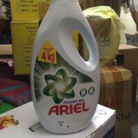 Nước giặt đậm đặc Ariel 2,4 kg