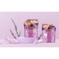 Nước giặt xả Amity túi 3,6kg (4 túi/thùng). Mua 2 Túi tặng 1 chai nước lau sàn 750ml (21,500 đ)