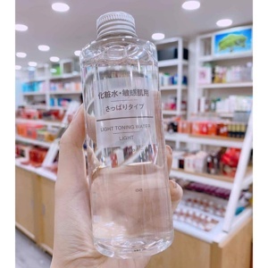 Nước hoa hồng Muji Light Toning Water Light 200ml