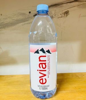 Nước khoáng thiên nhiên Evian chai 1l