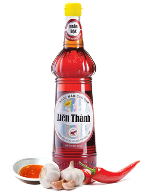 Nước mắm cao đạm Liên Thành nhãn bạc chai 600ml