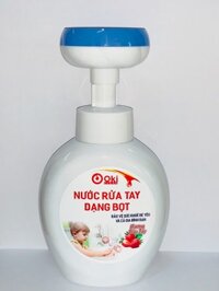 Nước Rửa Tay Tạo Bọt Cho Bé &amp; GĐ Hình Bông Hoa, Hình Chân Gấu Dễ Thương OKi Clean Hương Dâu Tây