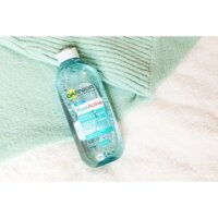 Nước tẩy trang da dầu mụn Garnier Pure Active Micellar Cleansing water 400ml