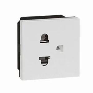 Ổ cắm 3 chấu có màng che 654324