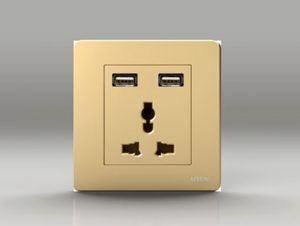 Ổ cắm 3 chấu đa năng và USB Q7GZ13/2NU