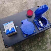 Ổ cắm có chân tiếp địa - Bộ chia nguồn 2 ổ cắm tiếp địa trang bị Aptomat 32A, có đèn báo nguồn