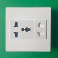 Ổ Cắm Đa Năng + Ổ Cắm 2 Chấu Vuông Có Màng Che 16A Panasonic - Hàng Ghép Mặt Vuông 7813U/UAM