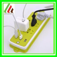 Ổ cắm điện 6 lỗ phích cắm cùng 3 khe cắm USB cho phép người dùng sạc pin không cần tới củ sạc