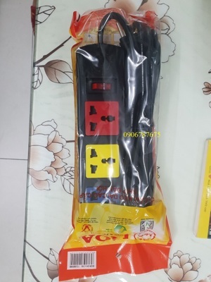 Ổ cắm kéo dài đa năng LiOA 3D33N