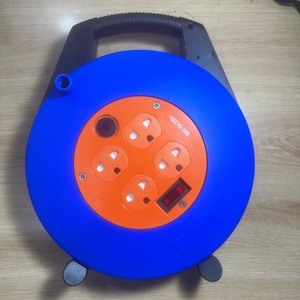 Ổ cắm xách tay có bảo vệ quá tải bằng CB 10m Lioa XTD10-2-10A