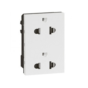Ổ đôi 3 chấu Legrand 572133