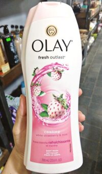 Olay Fresh Outlast Cooling White Strawberry & Mint Body wash 700ml