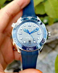 Omega Seamaster Diver 300 Co-Axial Master Chronometer Grey 210.32.42.20.06.001 thế hệ mới nhất của dòng Seamaster huyền thoại.