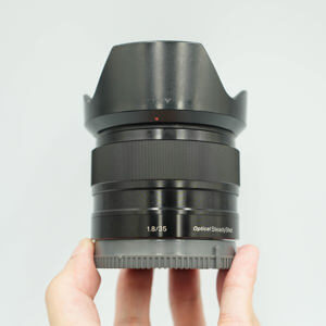 Ống kính máy ảnh Sony Lens SEL35F18 (SEL35F18//C)