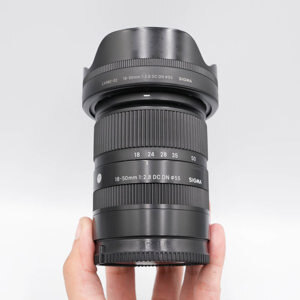 Ống kính Sony SAL 16-50mm F/2.8 SAL1650//C  AE