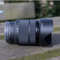 Ống kính zoom Sony FE 28-70mm f/3.5-5.6 OSS & Grip A7