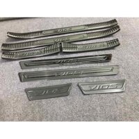 Ốp bậc cửa, nẹp bước chân lên xuống TOYOTA VIOS 2021 chất liệu titan - full bộ 8 miếng