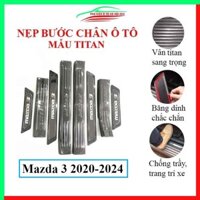 Ốp bậc cửa nẹp bước chân TITAN ô tô Mazda 3 2020-2024 chống trầy bảo vệ xe