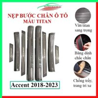 Ốp bậc cửa nẹp bước chân TITAN ô tô Hyundai Accent 2018-2023 chống trầy bảo vệ xe