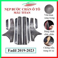 Ốp bậc cửa nẹp bước chân TITAN ô tô VinFast Fadil 2019-2023 chống trầy bảo vệ xe