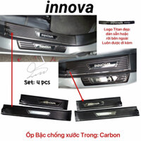 Ốp bậc cửa Nẹp bước chân Innova 2017 - 2023 Carbon chống trầy xước Cốp phụ kiện dán xe toyota 2018 2019 2020 2021