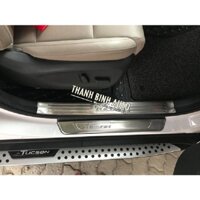Ốp bậc cửa, nẹp bước chân trong ngoài xe Tucson 2019-2020-2021 INOX chống xước