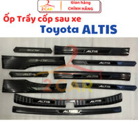 Ốp bậc cửa, nẹp bước chân, chống trầy cốp, bậc cốp carbon xe Toyota Altis 2022 2023 2024 vân carbon cao cấp