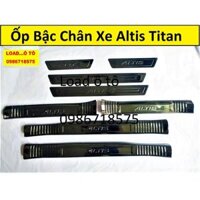 Ốp Bậc Cửa, Nẹp Bước Chân Trong, Ngoài Xe Toyota Altis 2022-2018 Mẫu Vân Titan Xước Cao Cấp - CẢ Bộ 8 CT