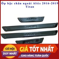 Ốp bậc cửa ngoài xe Toyota Altis 2016-2019 Titan