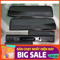 ỐP BẬC TRONG NGOÀI TITAN DÀNH CHO XPANDER 2018- 2020, nẹp bậc cửa lên xuống xe ô tô full bộ  - 4 BÂC CHÂN NGOAI