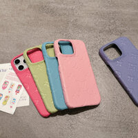 Ốp bảo vệ thương hiệu lớn dập nổi họa tiết vải thiều thời trang cho IPhone 15 Pro Max 14 Pro 13 12 16 11 Ốp lưng giảm xóc 12 16 Promax