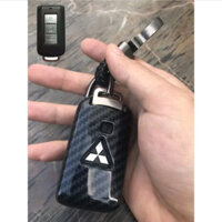 Ốp chìa carbon, bọc bảo vệ chìa khóa xe Mitsubishi Outlander kèm móc khoá