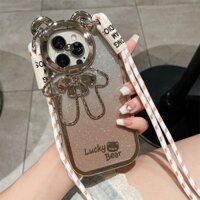 Ốp điện thoại đeo chéo hình gấu may mắn cho iPhone 16 11 12 13 14 15 pro max 14 16 plus XS max 7 / 8plus Vỏ mềm bảo vệ ống kính chống rơi Vỏ bảo vệ điện thoại