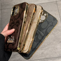 Ốp Điện Thoại Mạ Vàng Sang Trọng Có Giá Đỡ Thẻ Cho iPhone 16ProMax 16Pro 16 15ProMax 14 14ProMax 13ProMax 12 11ProMax 11 Fashion Co Gold Side