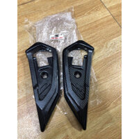 Ốp gác chân sau nhựa abs các bon xe SH 350i ( đen bóng )