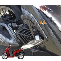 Ốp Gác Chân Sau SH Nhựa Xi