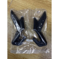 Ốp gác chân sau xe AB Air blade 2022-2023 -2024 ( nhựa abs các bon cao cấp đen bóng )