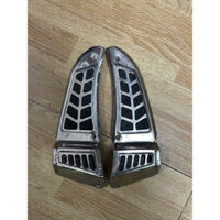 Ốp gác chân sau xe Attila đời đầu (SYM) inox cao cấp sáng bóng trắng