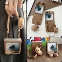 Ốp lưng da báo in hình mèo 3D dễ thương cho Samsung Galaxy Z Flip 6 Z Flip 5 Z Flip 4 Z Flip 3 Vỏ có mặt dây chuyền bóng lông mềm Vỏ chống sốc Z Flip6 Flip5