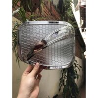 Ốp nắp bình xăng mạ crom xe Innova 2017, 2018,2019,2020