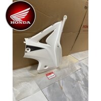 Ốp ống yếm phải WAVE RS 110 2013 màu trắng tem đen *NHB35* (64460K03V20ZA)