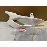 Ốp sườn trước phải | ốp cạnh để chân sau SH 125/150 (2012) màu Trắng *NH-B35P* (83450-K01-900ZD)