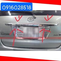 Ốp tay mở cốp, nẹp cốp sau Toyota innova 2009 2010 2011 inova tay cop