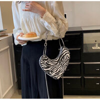 [ORD] Túi xách đeo chéo / kẹp nách hình trái tim đủ màu pastel / hoạ tiết zebra phối dây xích trendy sang chảnh đáng yêu