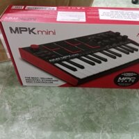 [PASS] AKAI MPK mini còn mới và sạch bóng ship ngay trong ngày và giảm 299k