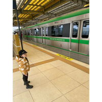 pass giày và áo khoác HM của bé