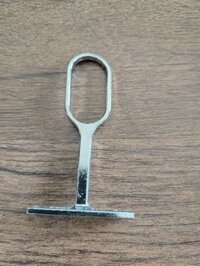 Pat ( Bas) đỡ thanh treo quần áo loại rỗng